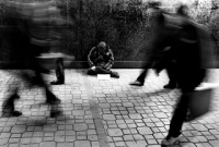 А я видел, как били бомжа